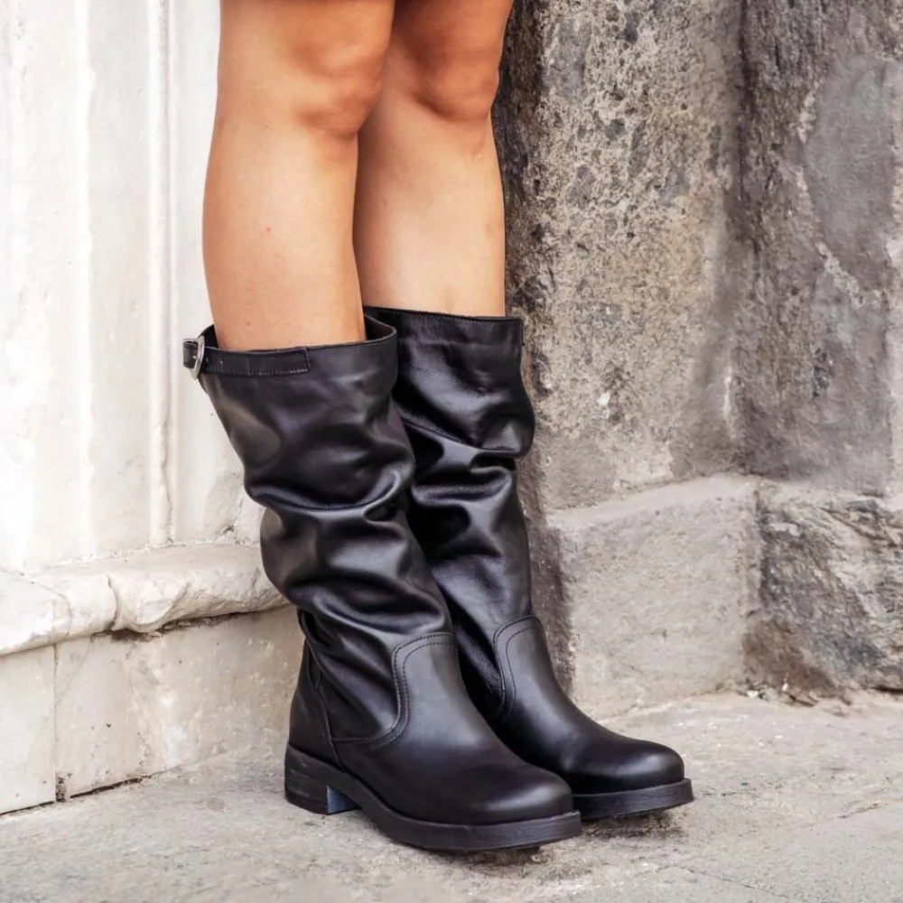 stivali_biker_boots_met_p_1-4.webp Stivali Invernali | Bikers Invernali | In Time Stivali Biker Boots Metà Polpaccio "NOA/M" - Pelle Nero