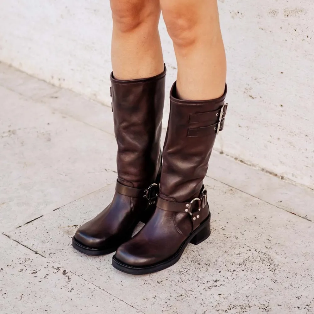 stivali_biker_punta_squad_3-1.webp Stivali Invernali | Bikers Invernali | Personal Stivali Biker Punta Squadrata 3 Fibbie "ROGER" - Marrone TestadiMoro