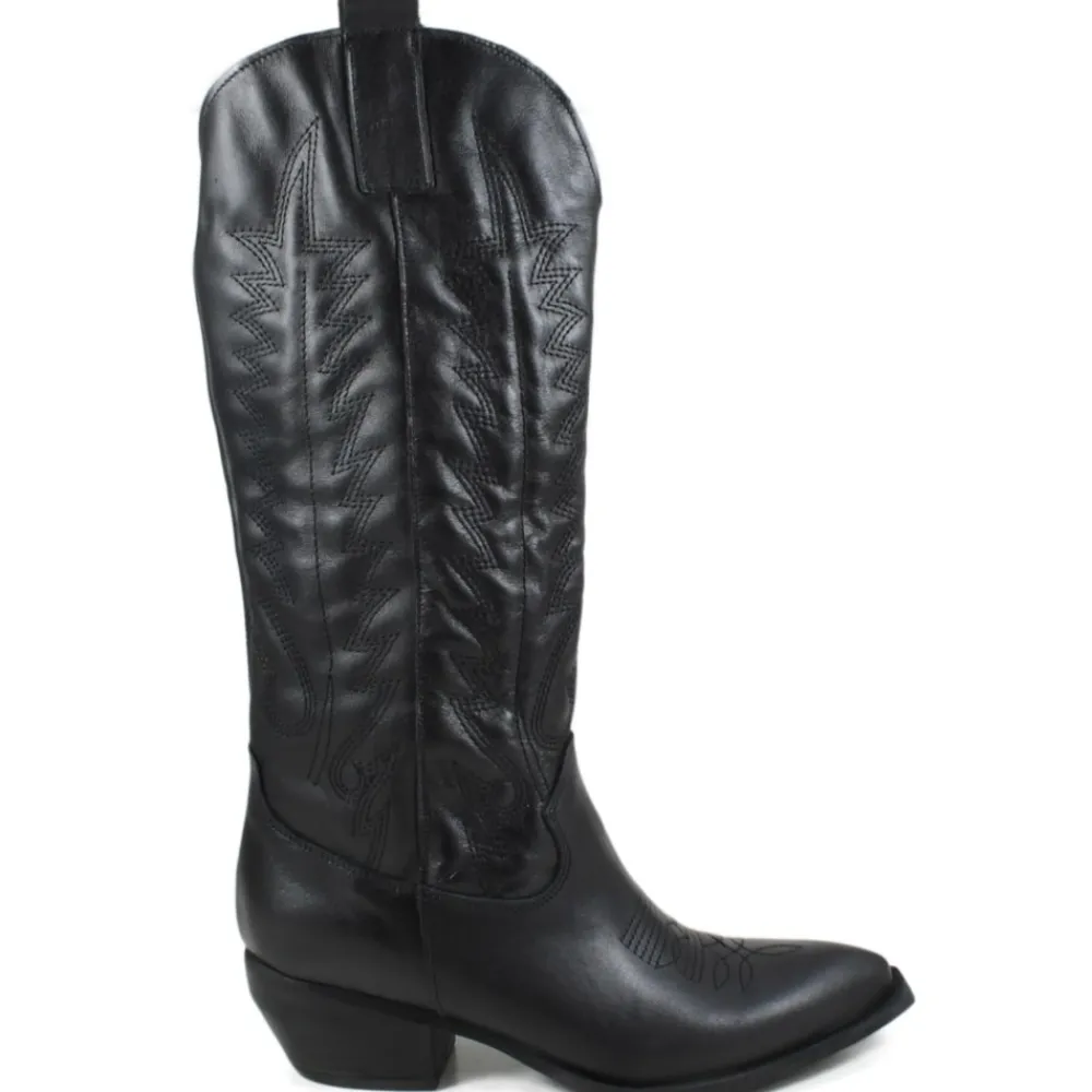 stivali_camperos_texani_c_0-1.webp Stivali Con Tacco | Stivali Texani | In Time Stivali Camperos Texani con Ricamo Imbottito "PAULA" - Pelle Nero