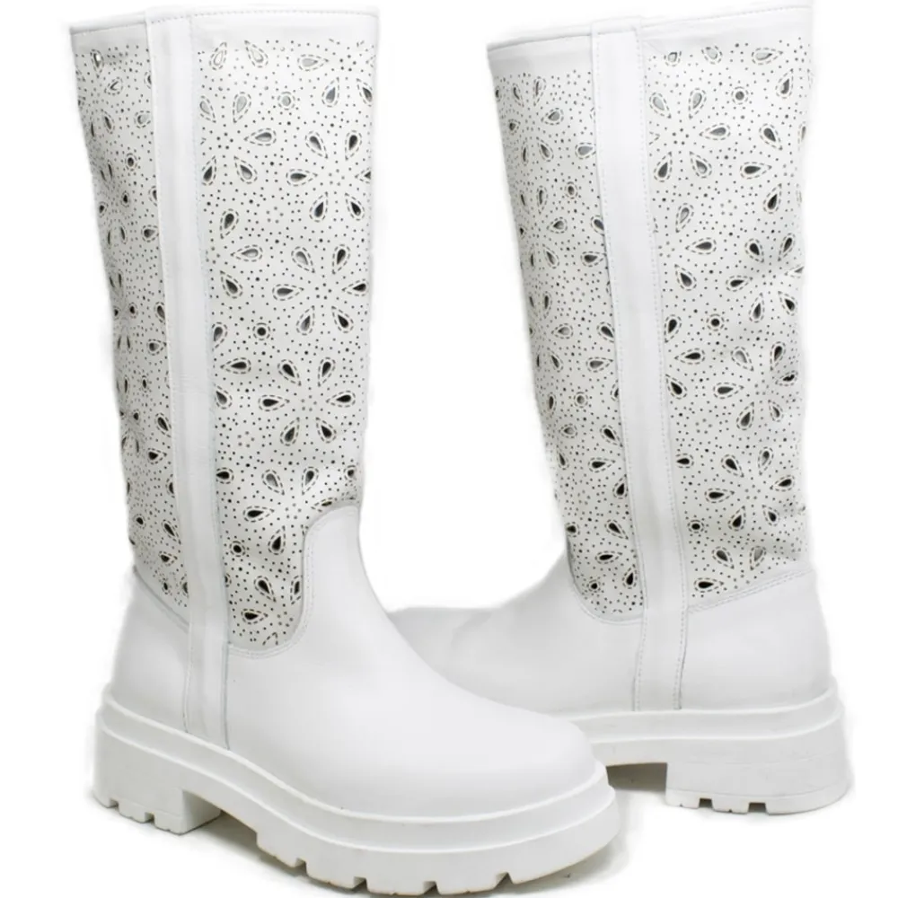 stivali_combat_boots_esti_5.webp Stivali Estivi | Stivali E Scarpe Con Zeppa | In Time Stivali Combat Boots Estivi Laserati "OLIVIA" - Pelle Bianco