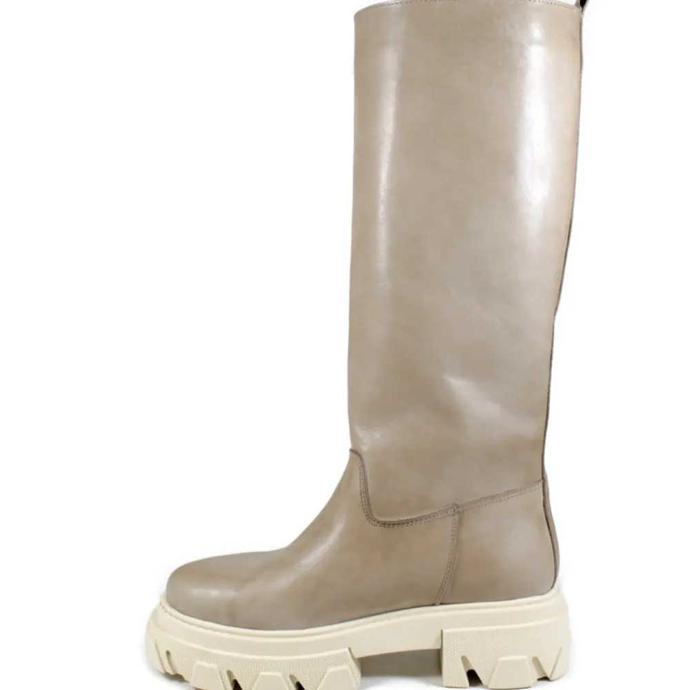 stivali_combat_boots_plat_1.webp Anfibi | Stivali E Scarpe Con Zeppa | Personal Stivali Combat Boots Platform "SNAP" - Pelle Taupe