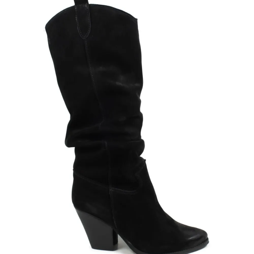 stivali_texani_camperos_a_0-2.webp Stivali Con Tacco | Stivali Texani | Personal Stivali Texani Camperos Arricciati con tacco "EMILY" - Camoscio Nero