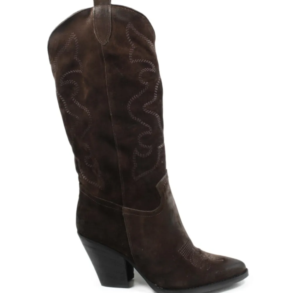 stivali_texani_camperos_r_0-2.webp Stivali Con Tacco | Stivali Texani | Personal Stivali Texani Camperos Ricamati con tacco "Leyla" - Camoscio Testa di Moro TestadiMoro