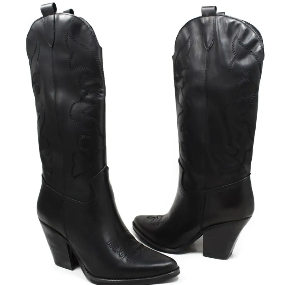 stivali_texani_camperos_r_5.webp Stivali Con Tacco | Stivali Texani | Personal Stivali Texani Camperos Ricamati con tacco "Leyla" - Nero