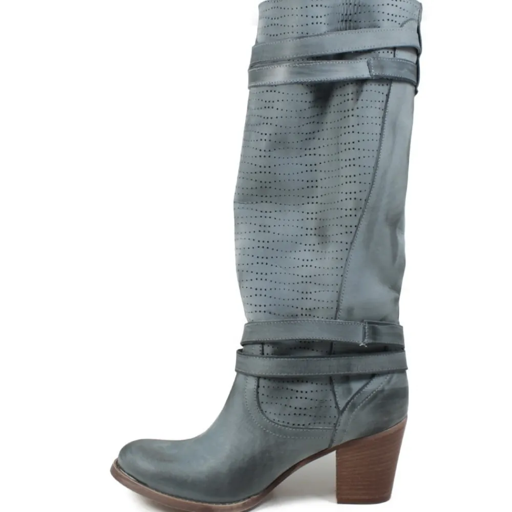 stivali_traforati_con_cin_1.webp Stivali Con Tacco | Stivali Estivi | In Time Stivali Traforati con Cinturini e Tacco Medio "Keli" - Nabuk Jeans