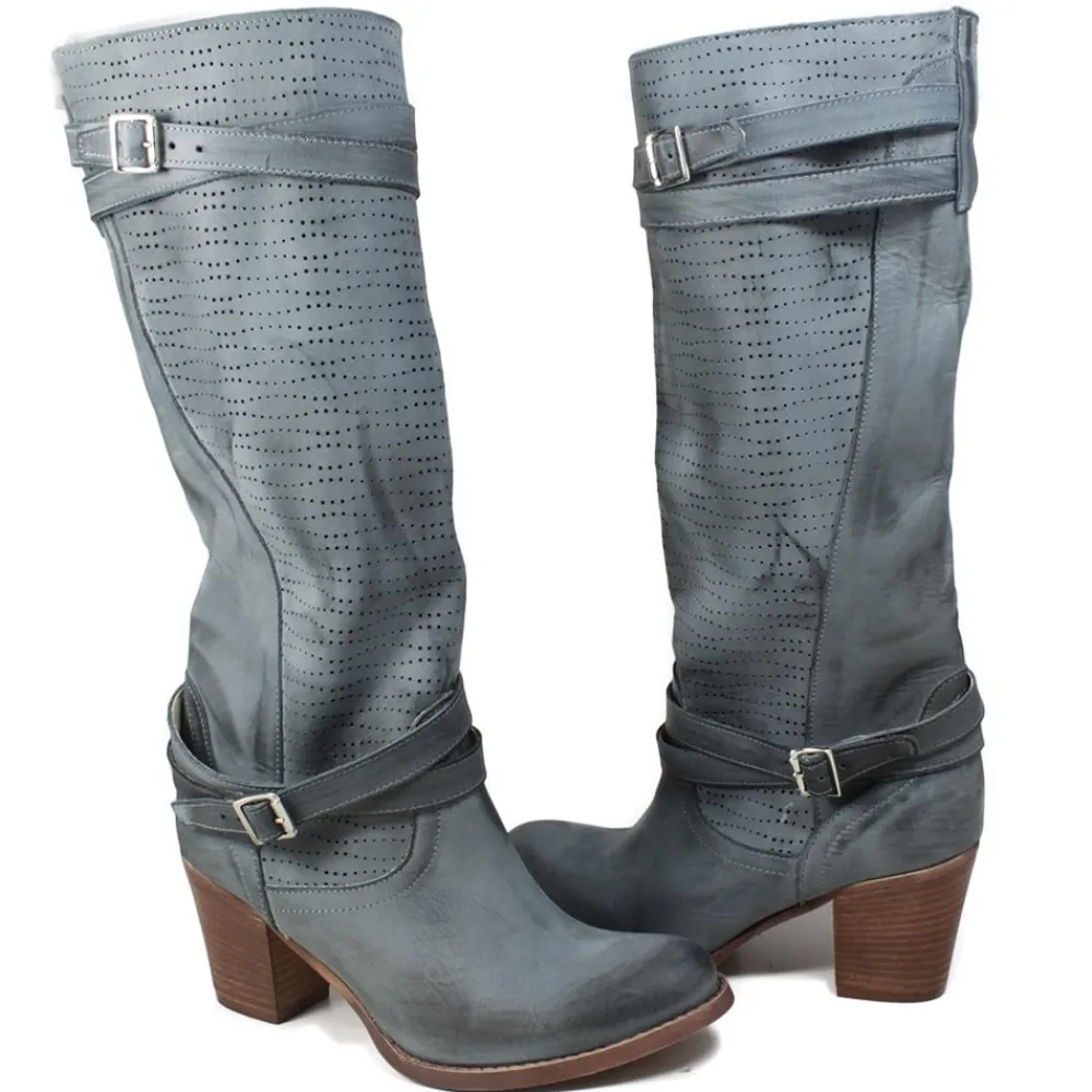 stivali_traforati_con_cin_3.webp Stivali Con Tacco | Stivali Estivi | In Time Stivali Traforati con Cinturini e Tacco Medio "Keli" - Nabuk Jeans